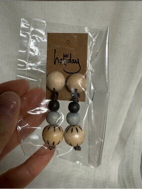 New Holiday Natural Wood Lightweight Bead Drop Earrings - Beige and Gray 2" long